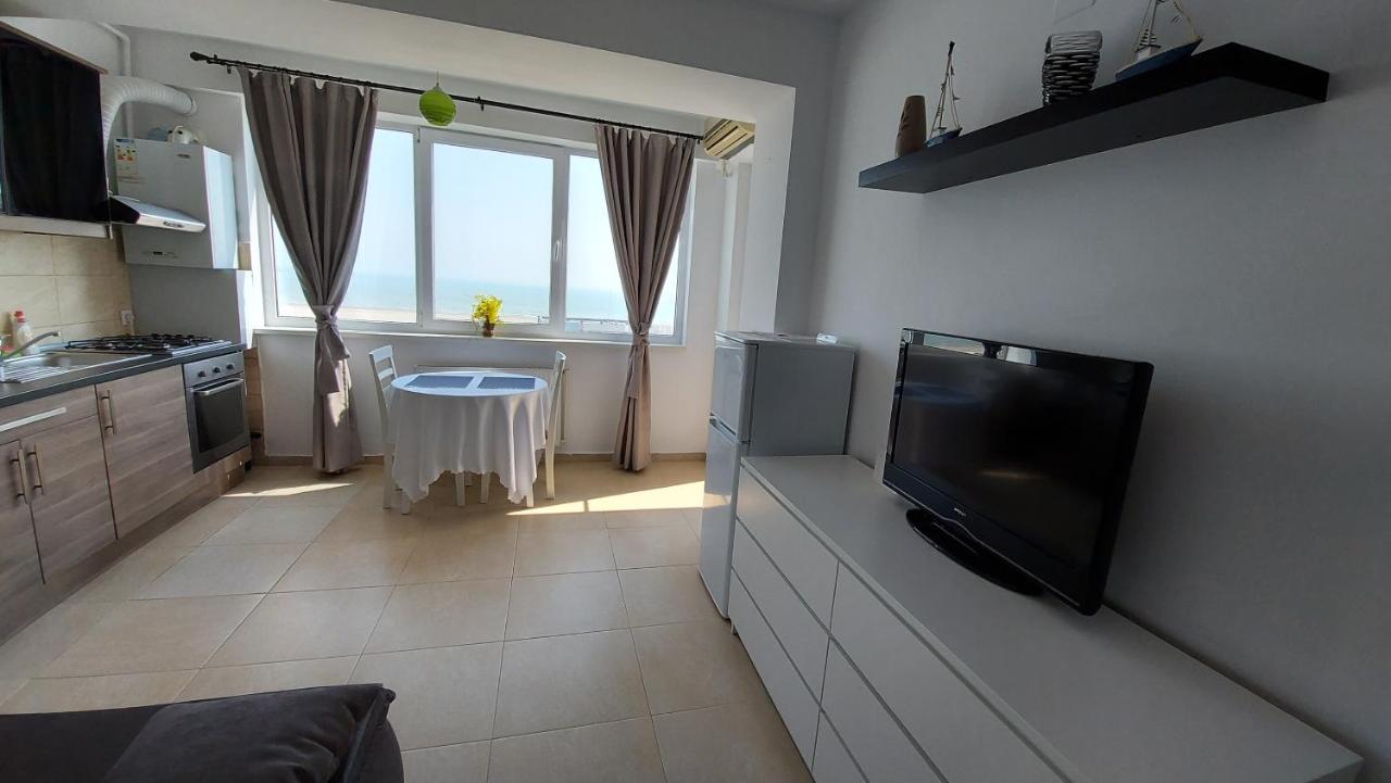 Summerland Seaview Apartment