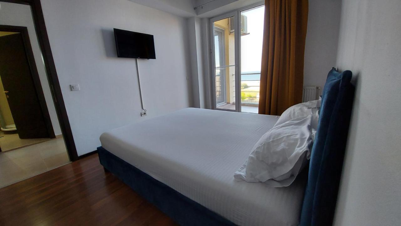 Summerland Seaview Apartment