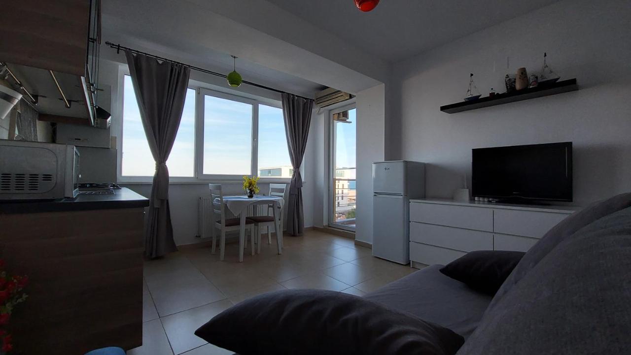 Summerland Seaview Apartment Mamaia