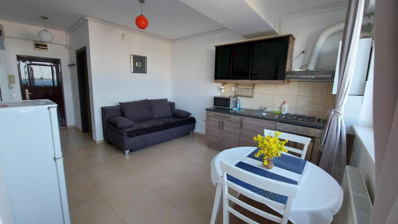 Summerland Seaview Apartment