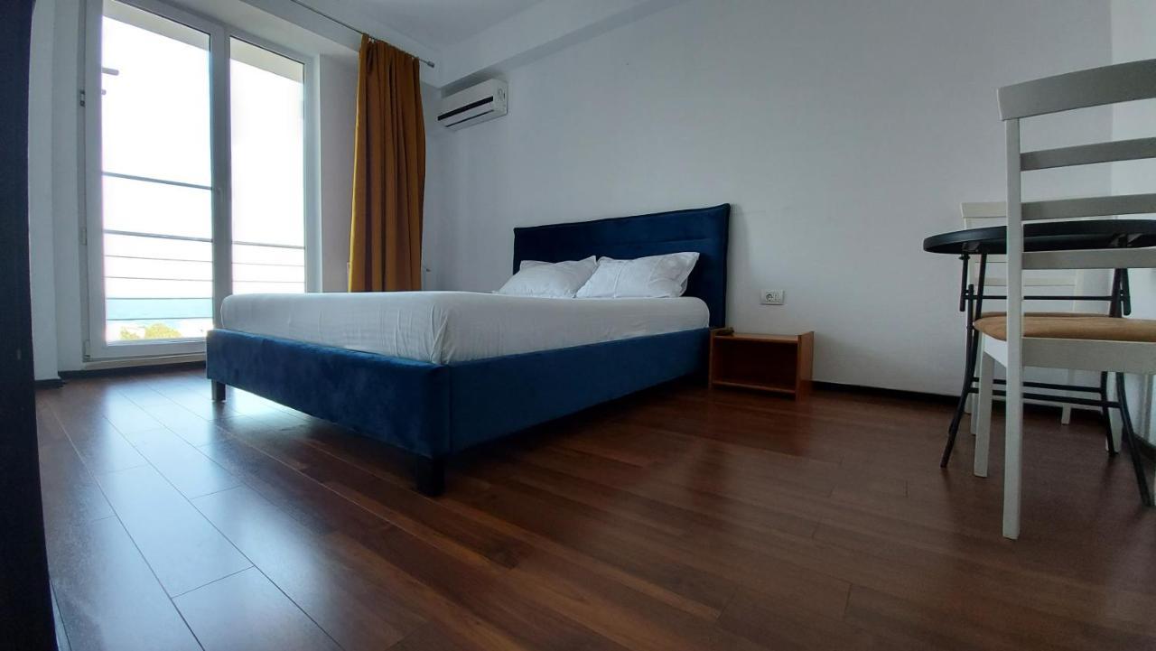Summerland Seaview Apartment Mamaia