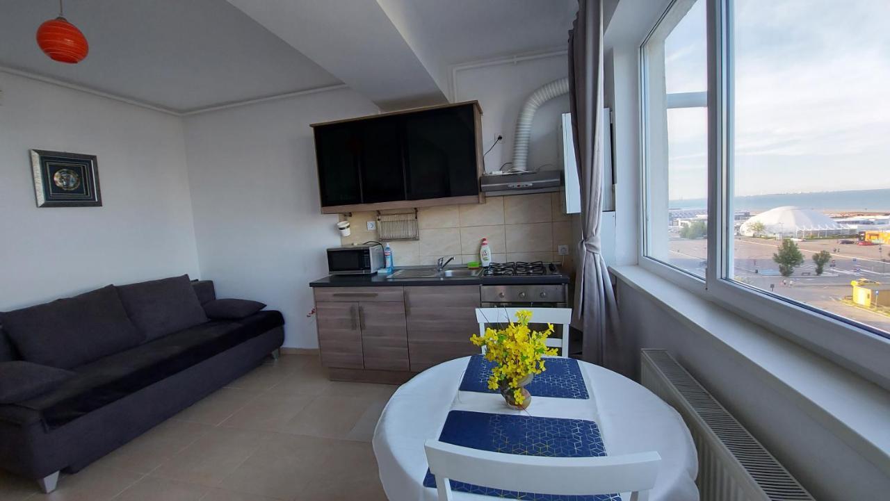 Summerland Seaview Apartment *