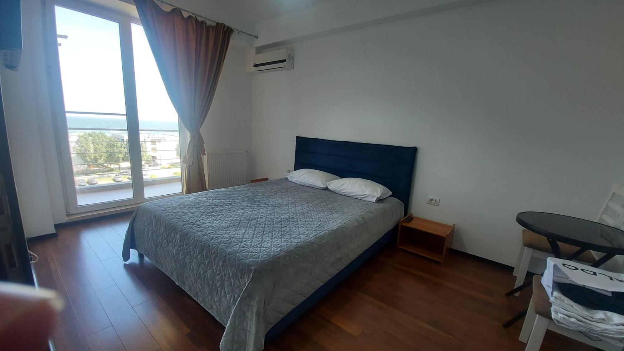 Apartment Summerland Seaview
